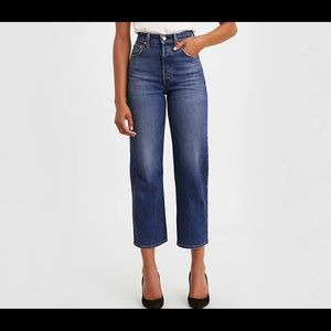 NWT Levi’s Ribcage Straight Ankle Jeans
